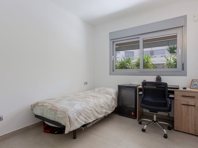 2 bedroom Apartment for sale in La Veleta with garage - € 235,000 (Ref: 9625869)