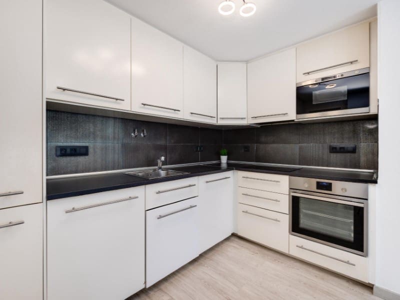 Bungalow de 2 habitaciones en Torrevieja en venta con piscina - 204.000 € (Ref: 9627756)