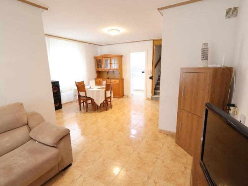 Casa de 3 habitaciones en Torrevieja en venta - 205.000 € (Ref: 9630240)