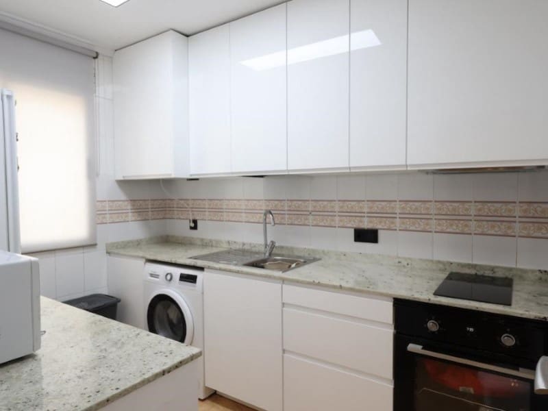 Casa de 3 habitaciones en Torrevieja en venta - 205.000 € (Ref: 9630240)