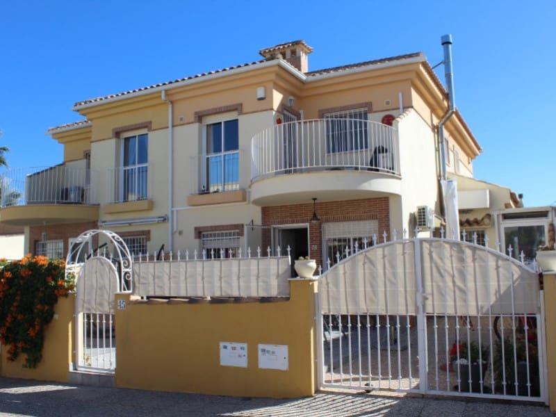 3 soverom Villa til salgs i Orihuela Costa - € 239 000 (Ref: 9644718)
