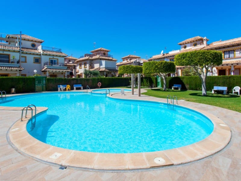 2 bedroom Bungalow for sale in Orihuela Costa with pool - € 188,700 (Ref: 9644720)