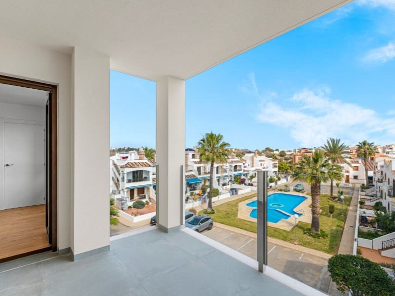 Ático de 2 habitaciones en Orihuela Costa en venta - 325.000 € (Ref: 9648026)