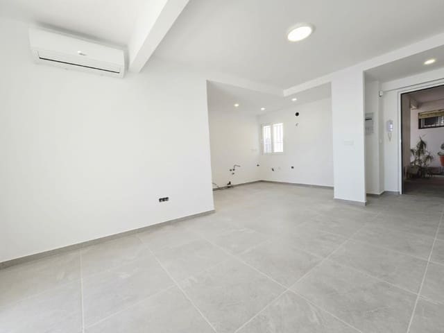 2 sovrum Lägenhet till salu i Las Piscinas Naturales, Torrevieja - 207 000 € (Ref: 9655983)