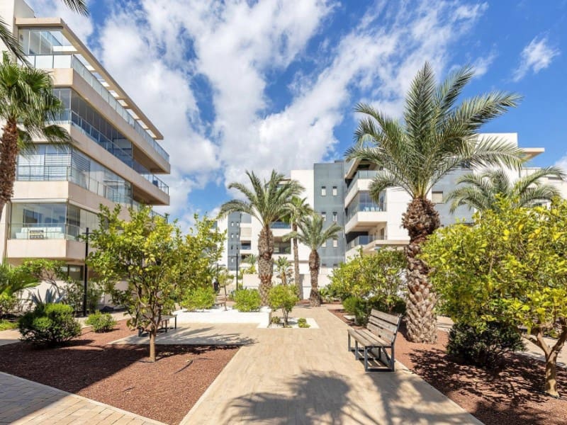 3 Zimmer Apartment zu verkaufen in Orihuela Costa mit Pool - 320.000 € (Ref: 9666395)