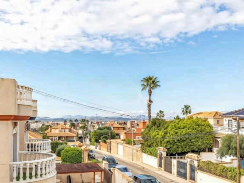 4 bedroom Villa for sale in Torrevieja with pool - € 499,000 (Ref: 9666396)