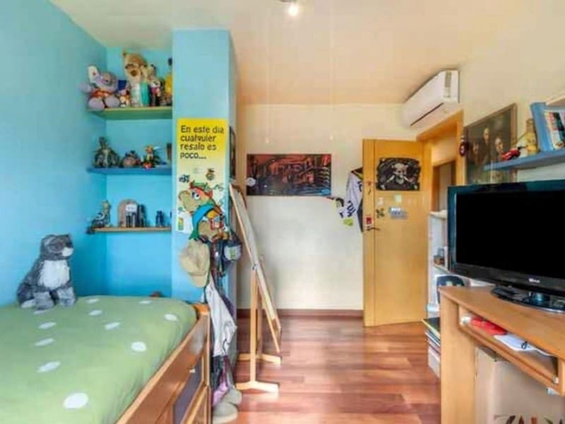 4 bedroom Villa for sale in Torrevieja with pool - € 499,000 (Ref: 9666396)