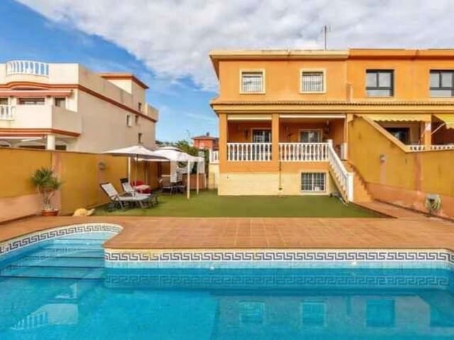 4 bedroom Villa for sale in Aguas Nuevas, Torrevieja with pool - € 499,000 (Ref: 9666396)