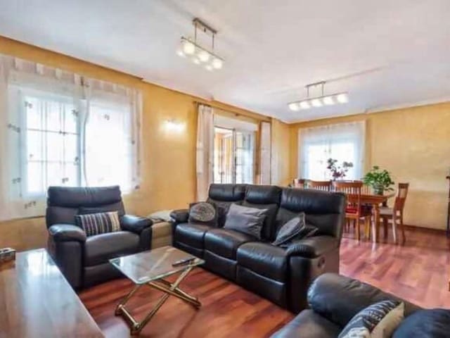 4 bedroom Villa for sale in Aguas Nuevas, Torrevieja with pool - € 499,000 (Ref: 9666396)