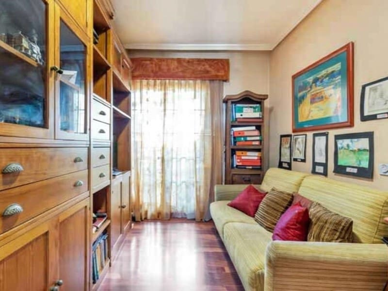 4 bedroom Villa for sale in Torrevieja with pool - € 499,000 (Ref: 9666396)