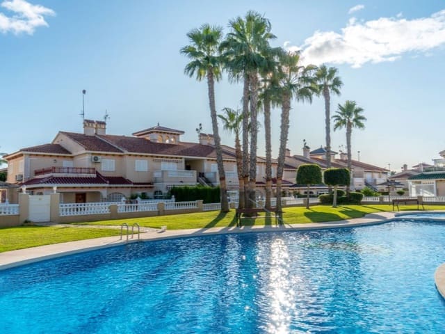 2 soveværelse Byhus til salg i Playa Flamenca, Orihuela med swimmingpool - € 275.000 (Ref: 9666398)