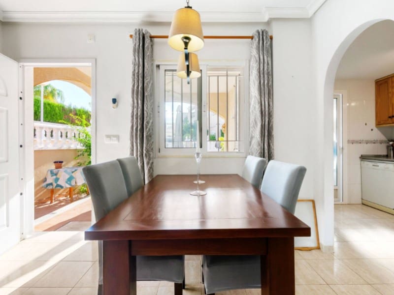 2 soveværelse Byhus til salg i Playa Flamenca med swimmingpool - € 275.000 (Ref: 9666398)