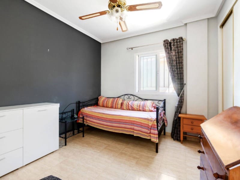 2 soveværelse Byhus til salg i Playa Flamenca med swimmingpool - € 275.000 (Ref: 9666398)