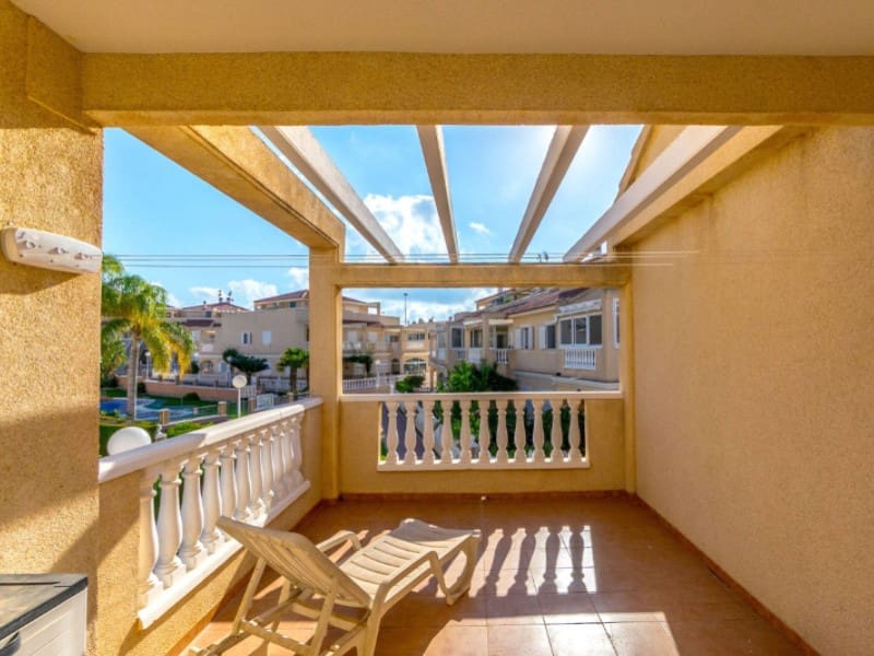 2 soveværelse Byhus til salg i Playa Flamenca med swimmingpool - € 275.000 (Ref: 9666398)