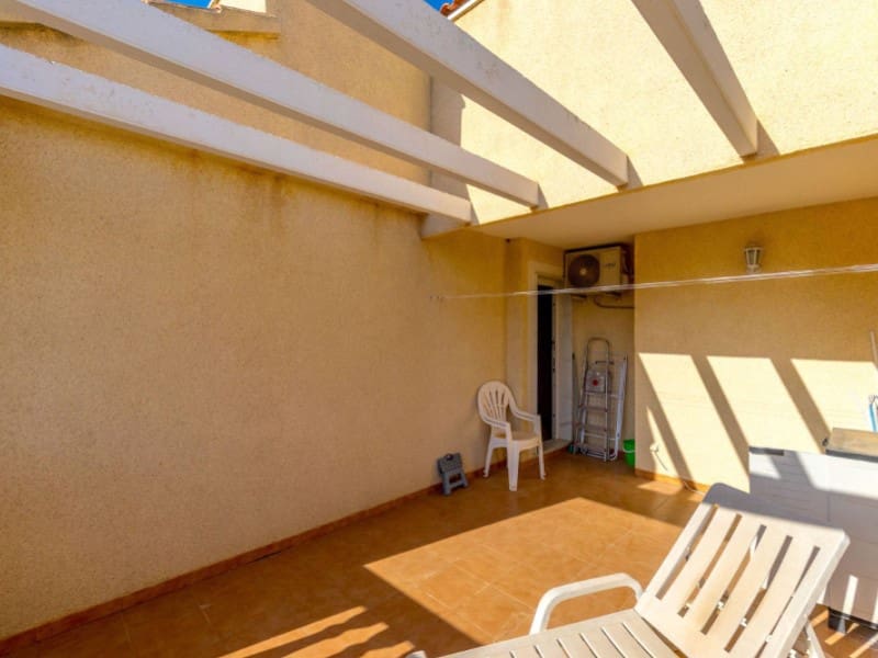 2 soveværelse Byhus til salg i Playa Flamenca med swimmingpool - € 275.000 (Ref: 9666398)