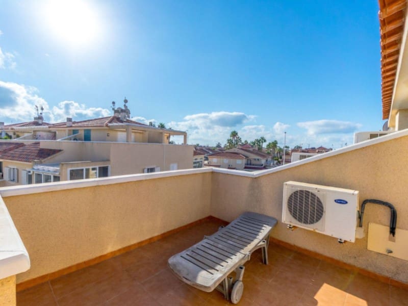 2 soveværelse Byhus til salg i Playa Flamenca med swimmingpool - € 275.000 (Ref: 9666398)