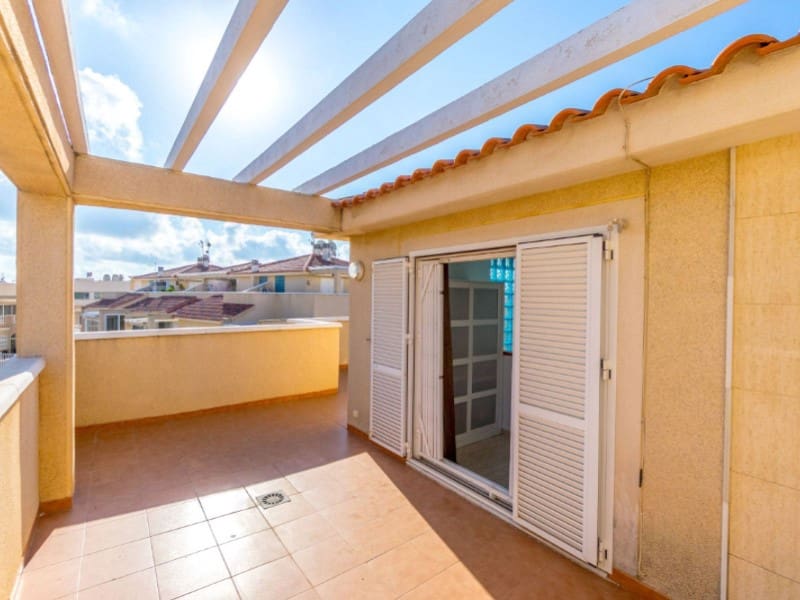 2 soveværelse Byhus til salg i Playa Flamenca med swimmingpool - € 275.000 (Ref: 9666398)