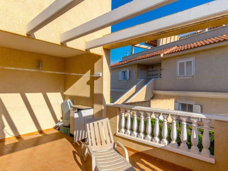 2 soveværelse Byhus til salg i Playa Flamenca med swimmingpool - € 275.000 (Ref: 9666398)