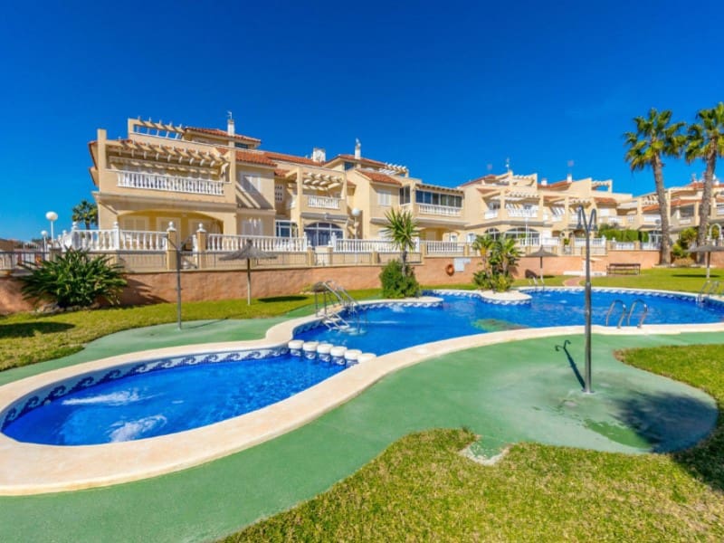 2 soveværelse Byhus til salg i Playa Flamenca med swimmingpool - € 275.000 (Ref: 9666398)