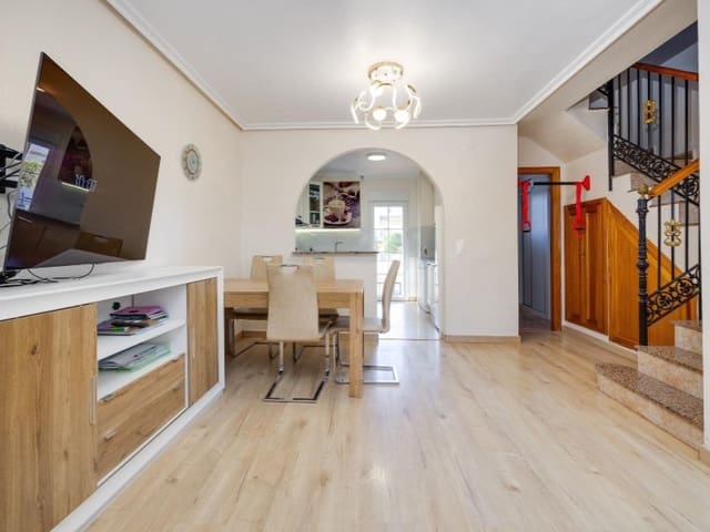 3 Zimmer Haus zu verkaufen in Aguas Nuevas, Torrevieja mit Pool - 249.900 € (Ref: 9666402)