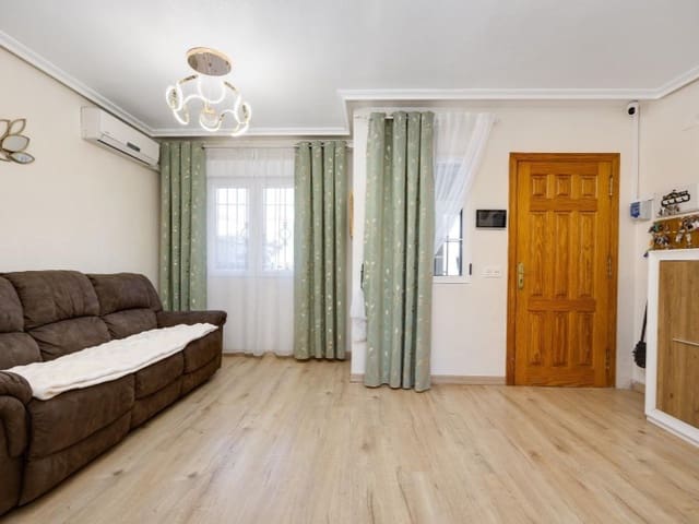 3 Zimmer Haus zu verkaufen in Aguas Nuevas, Torrevieja mit Pool - 249.900 € (Ref: 9666402)