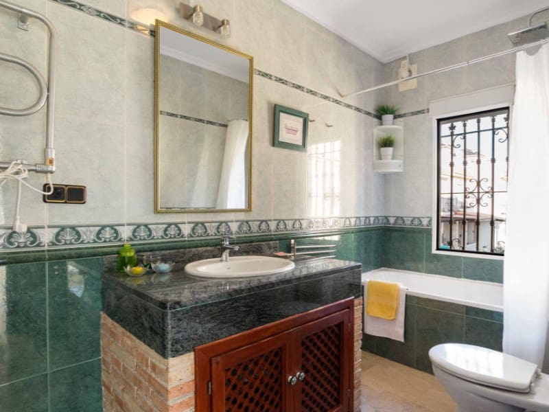 5 Zimmer Villa zu verkaufen in Orihuela Costa mit Pool - 350.000 € (Ref: 9677326)