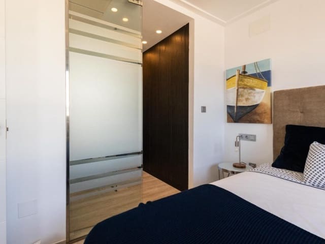 Chalet de 4 habitaciones en Villamartín - Las Filipinas, Orihuela en venta con piscina - 490.000 € (Ref: 9677329)