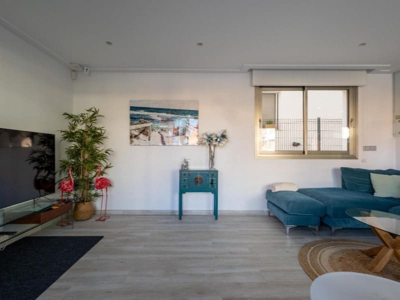 Chalet de 4 habitaciones en Orihuela Costa en venta con piscina - 490.000 € (Ref: 9677329)