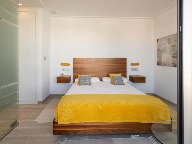 Chalet de 4 habitaciones en Orihuela Costa en venta con piscina - 490.000 € (Ref: 9677329)