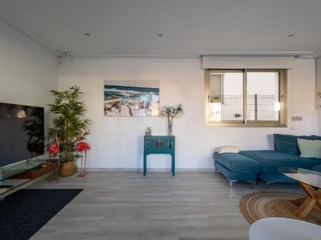 Chalet de 4 habitaciones en Villamartín - Las Filipinas, Orihuela en venta con piscina - 490.000 € (Ref: 9677329)