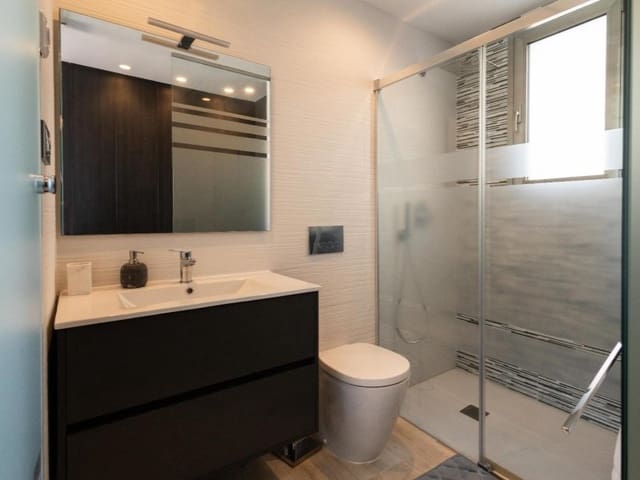 Chalet de 4 habitaciones en Villamartín - Las Filipinas, Orihuela en venta con piscina - 490.000 € (Ref: 9677329)