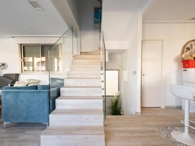 Chalet de 4 habitaciones en Villamartín - Las Filipinas, Orihuela en venta con piscina - 490.000 € (Ref: 9677329)