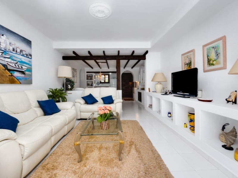 2 slaapkamer Appartement te koop in Torrevieja met zwembad - € 310.000 (Ref: 9686319)