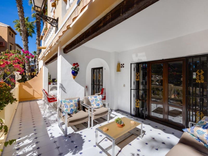 2 slaapkamer Appartement te koop in Torrevieja met zwembad - € 310.000 (Ref: 9686319)