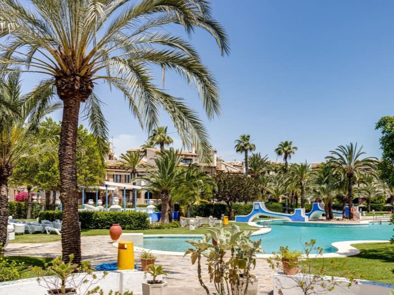 2 slaapkamer Appartement te koop in Torrevieja met zwembad - € 310.000 (Ref: 9686319)