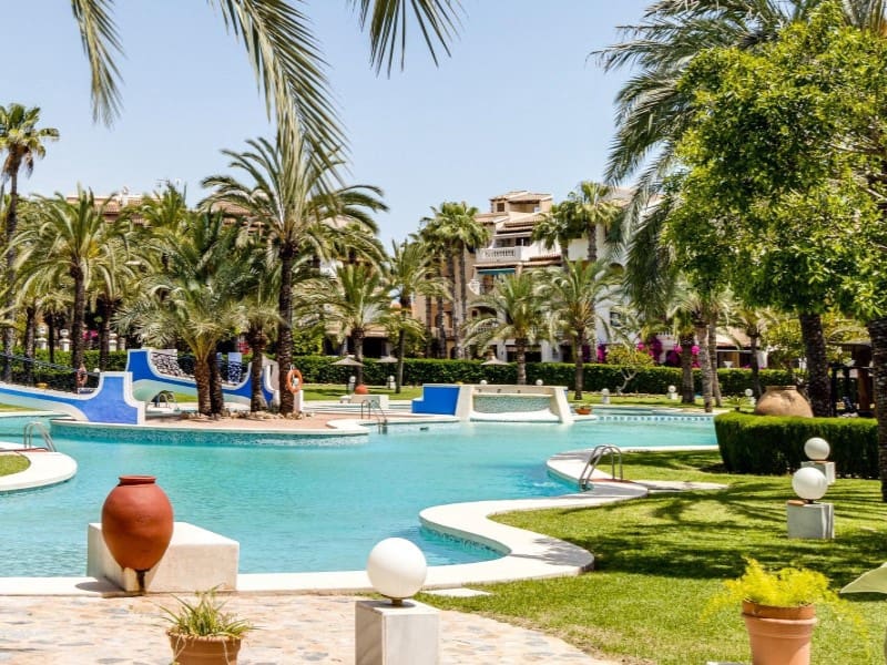 2 slaapkamer Appartement te koop in Torrevieja met zwembad - € 310.000 (Ref: 9686319)