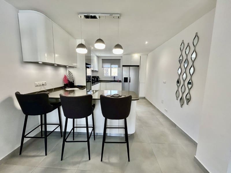 6 soveværelse Villa til salg i Orihuela Costa med garage - € 799.000 (Ref: 9690510)