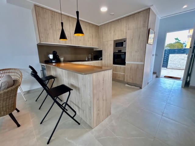 Chalet de 3 habitaciones en Benijófar en venta con piscina - 429.500 € (Ref: 9690513)