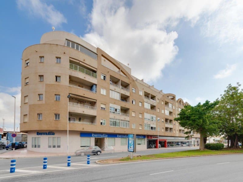 2 bedroom Apartment for sale in Torrevieja with pool - € 184,969 (Ref: 9695255)