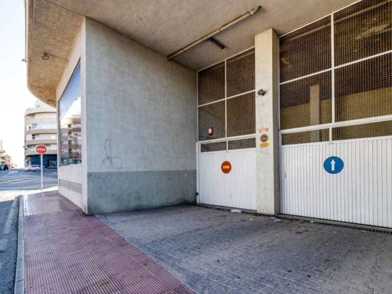 2 bedroom Apartment for sale in Torrevieja with pool - € 184,969 (Ref: 9695255)