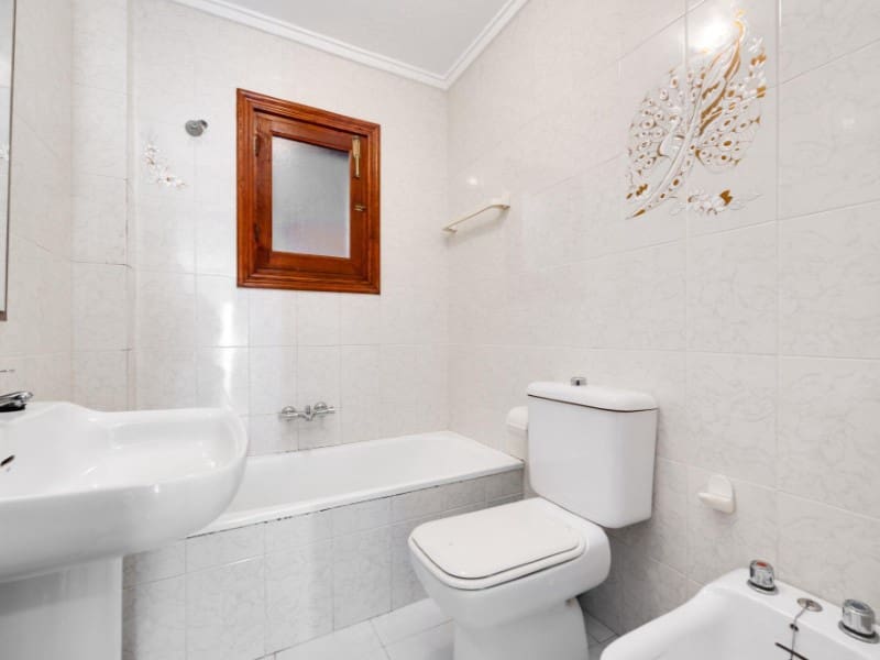 4 Zimmer Villa zu verkaufen in Torrevieja - 197.000 € (Ref: 9695256)