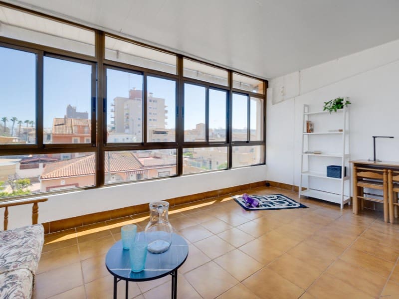 4 Zimmer Villa zu verkaufen in Torrevieja - 197.000 € (Ref: 9695256)