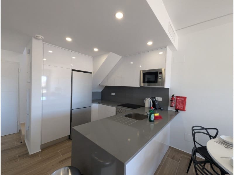 2 makuuhuone Kattohuoneisto myytävänä paikassa Orihuela Costa - 310 000 € (Ref: 9701556)