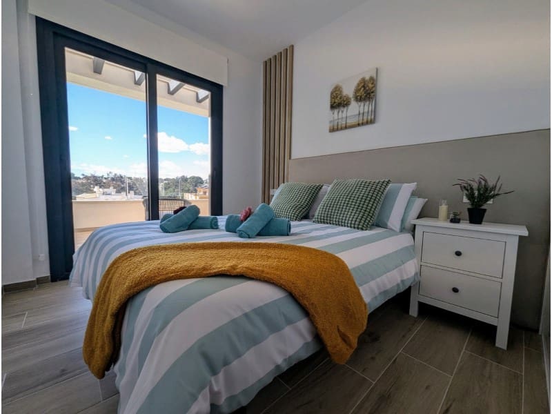 2 makuuhuone Kattohuoneisto myytävänä paikassa Orihuela Costa - 310 000 € (Ref: 9701556)