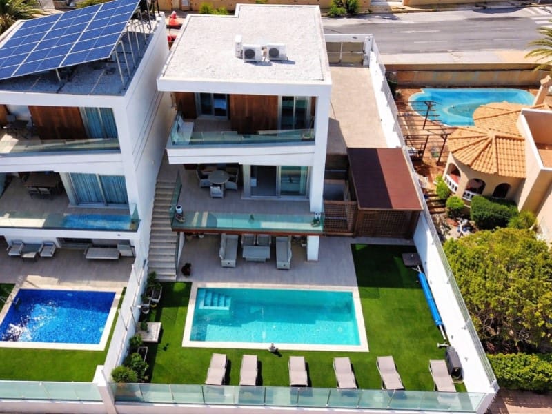 Chalet de 3 habitaciones en Orihuela Costa en venta con garaje - 550.000 € (Ref: 9712125)