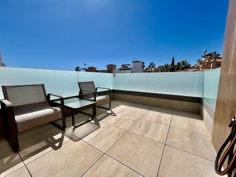 Chalet de 3 habitaciones en Orihuela Costa en venta con garaje - 550.000 € (Ref: 9712125)