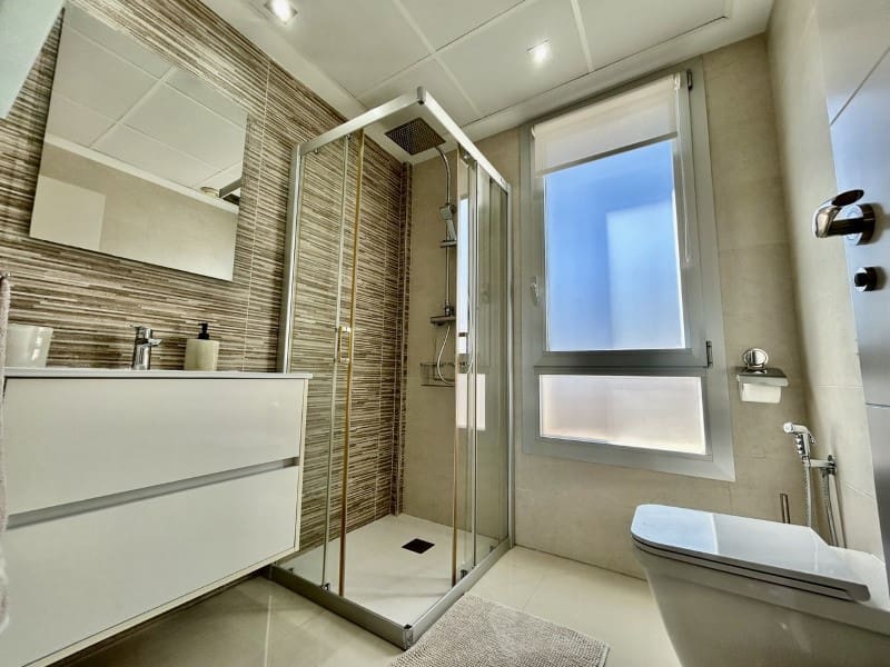 Chalet de 3 habitaciones en Orihuela Costa en venta con garaje - 550.000 € (Ref: 9712125)