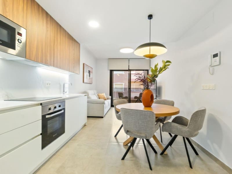 Apartamento de 2 habitaciones en Torrevieja en venta - 249.900 € (Ref: 9712127)