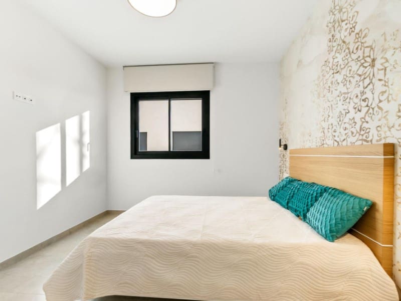 Apartamento de 2 habitaciones en Torrevieja en venta - 249.900 € (Ref: 9712127)