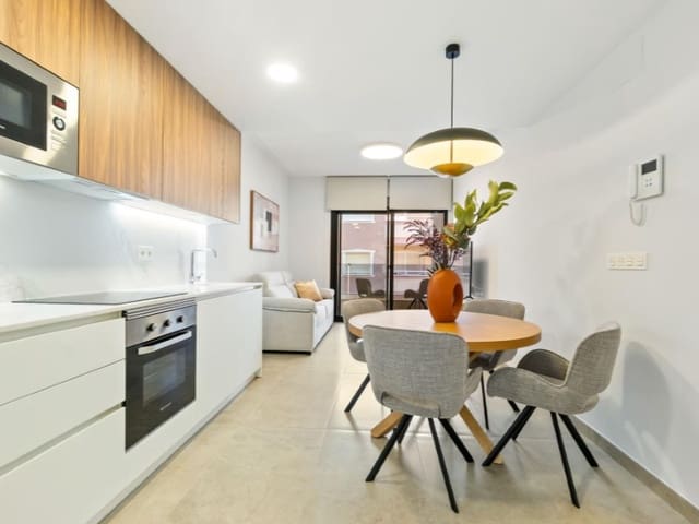 Apartamento de 2 habitaciones en Las Piscinas Naturales, Torrevieja en venta - 249.900 € (Ref: 9712127)